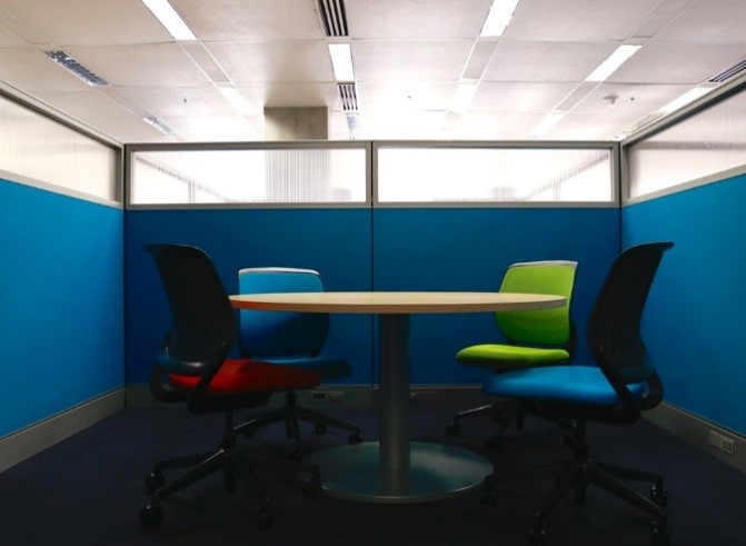 Geisel Consultation Cubicle: one circular table and 4 wheeling chairs